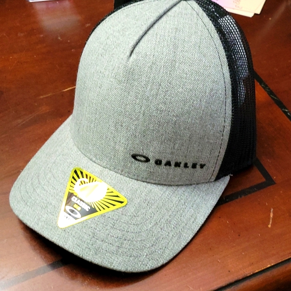 Oakley Snap Back